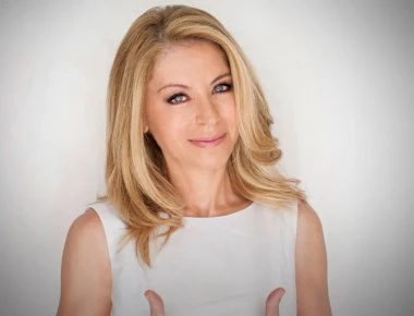 Έλλη Στάη: Εξόρμηση στα ελληνικά νησιά (εικόνες)